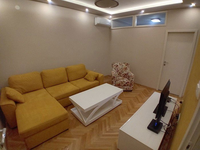 Оренда - Квартира Podgorica, Gintaš