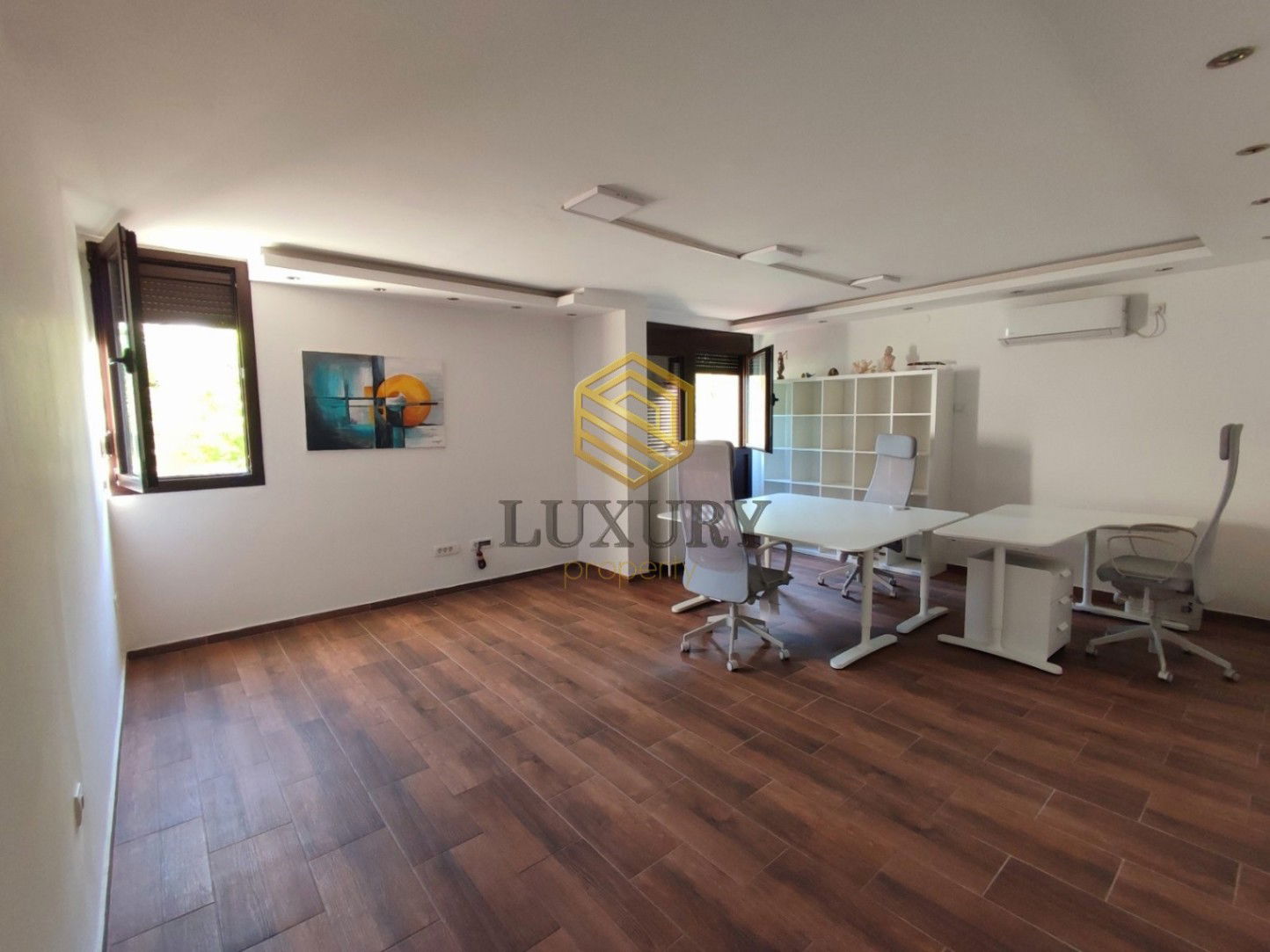 Оренда - Офісне приміщення Podgorica, Blok 5