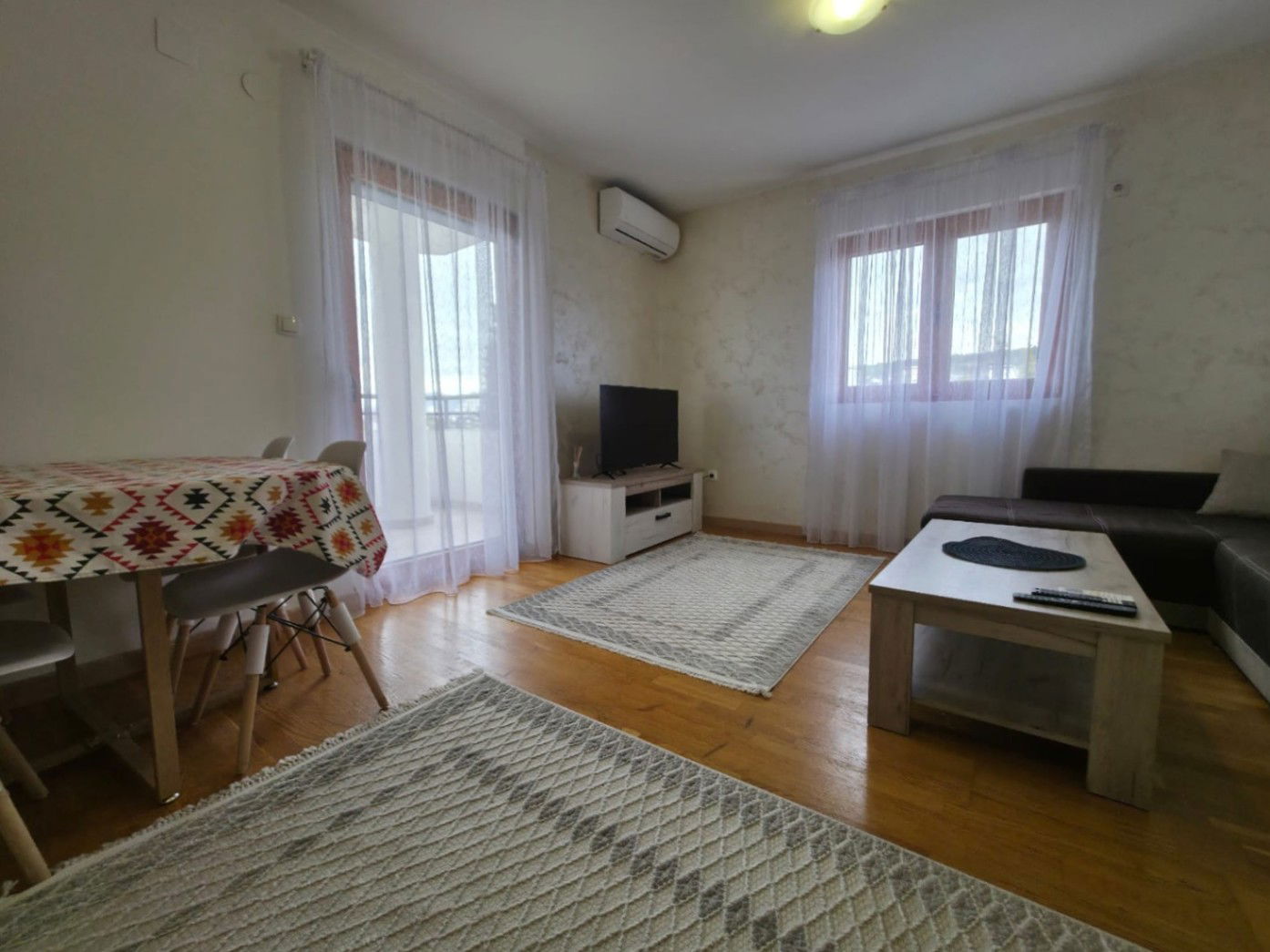 Izdavanje - Stan Podgorica, Centar