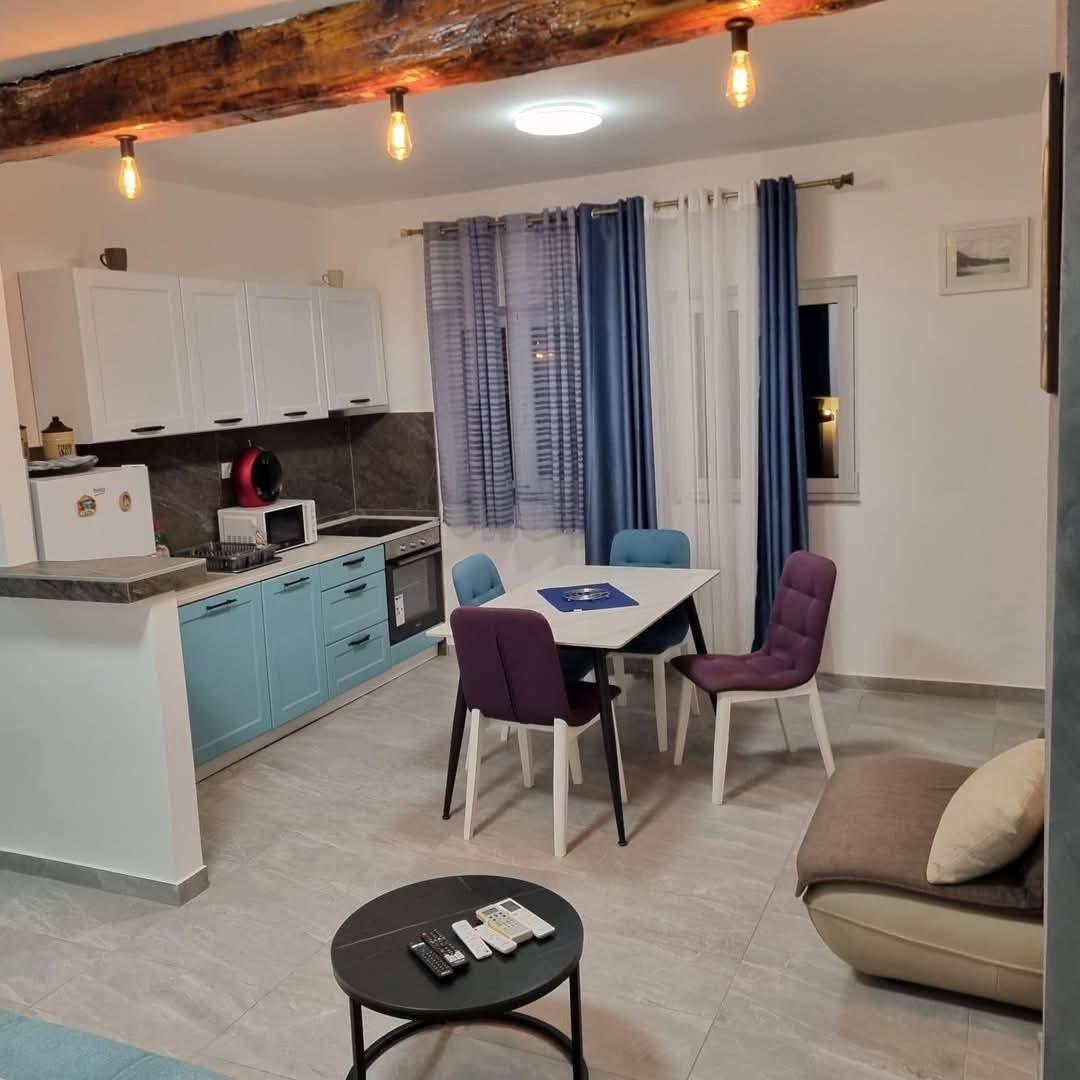 Оренда - Квартира Tivat, Kalimanj