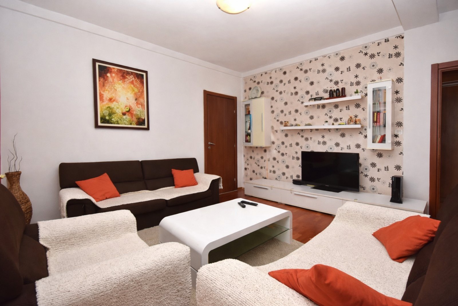 ab2e50ae-8258-49d7-9a48-d670b036ca23.jpg