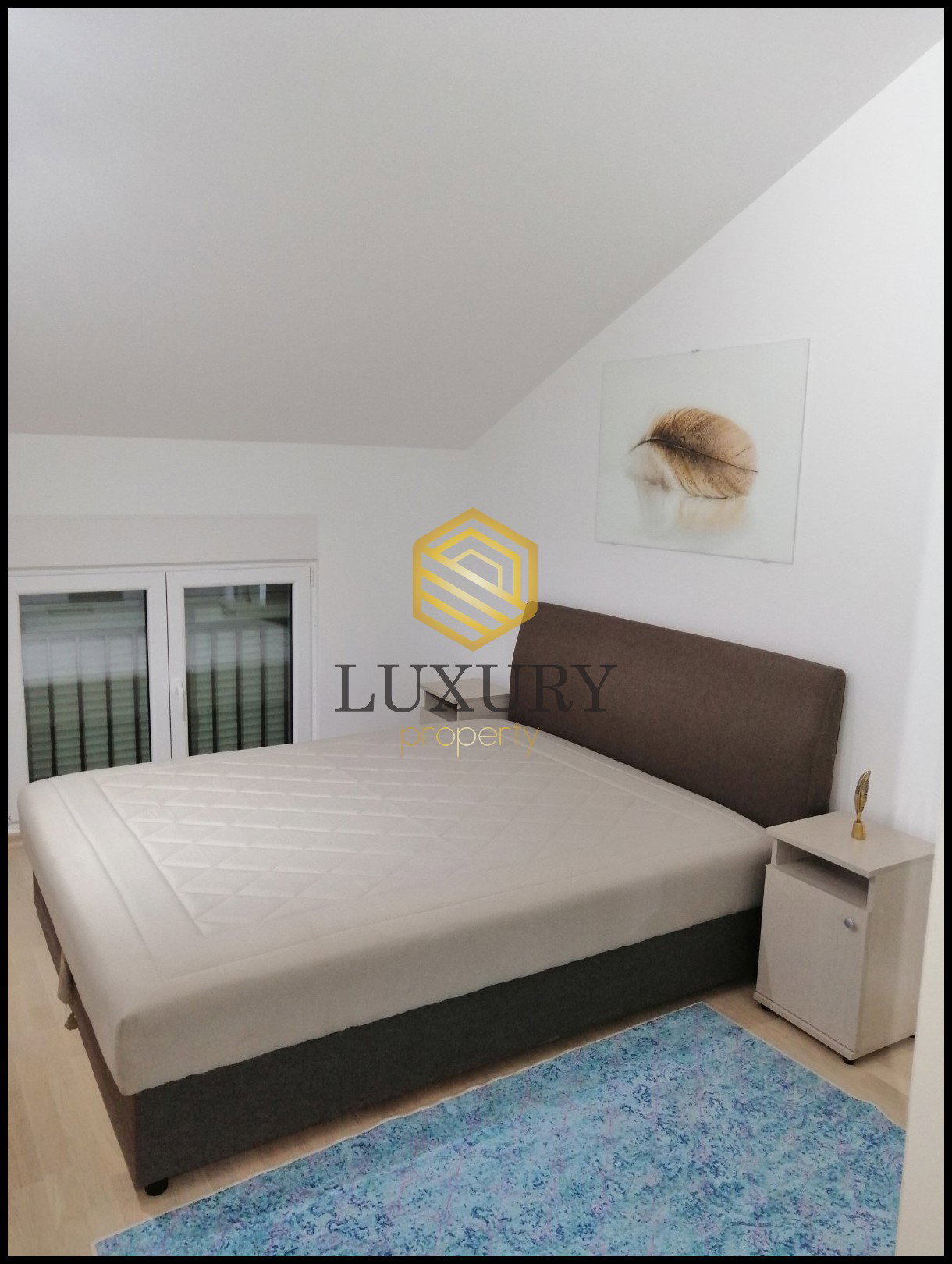 ab692726-7ae7-42d2-bd41-7c12ab9dd7d2.jpg