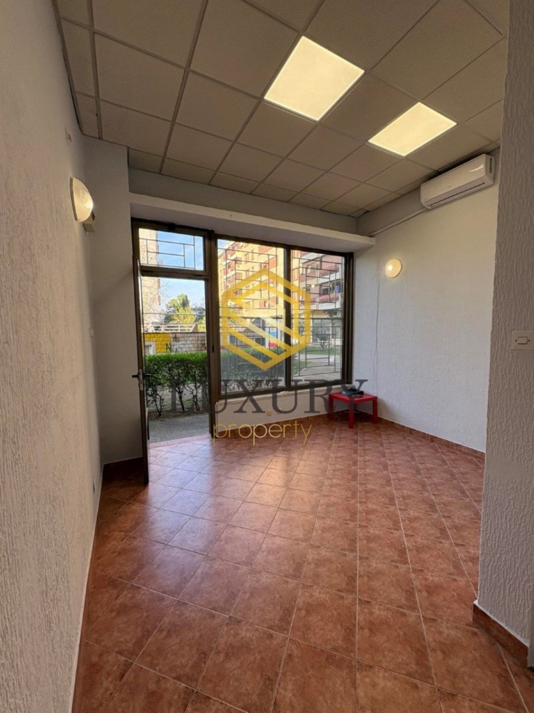 Аренда - Офисное помещение Podgorica, Pejton