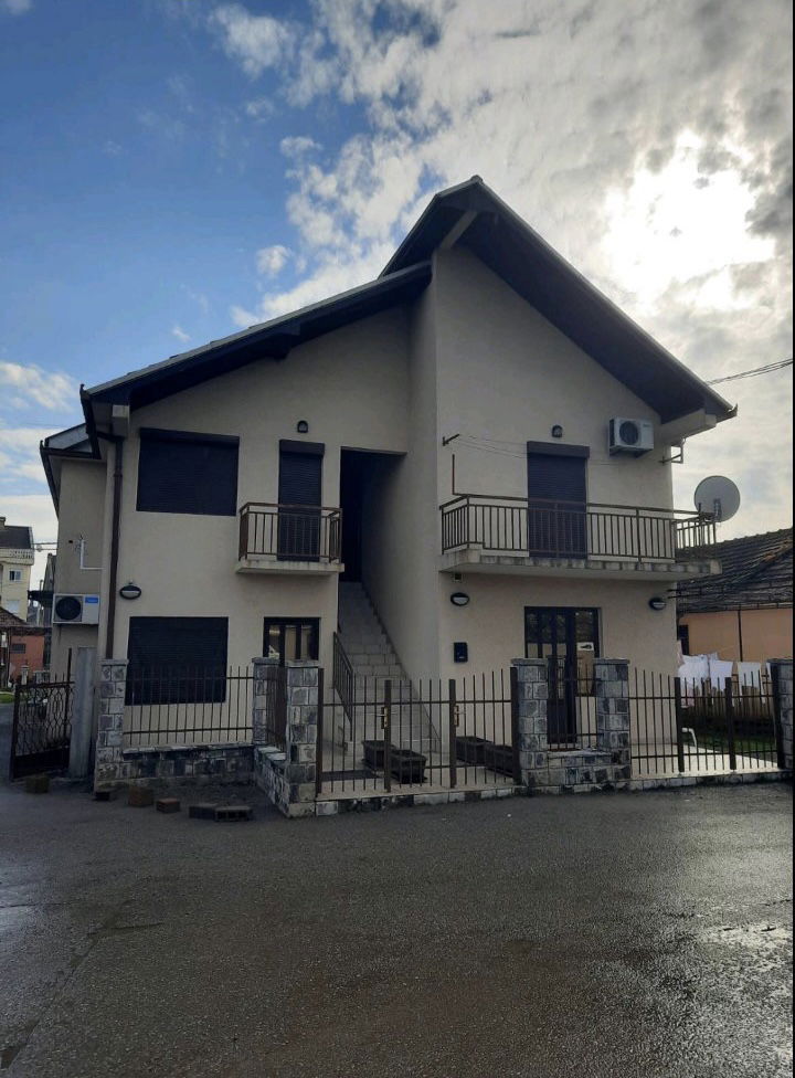 Продаж - Будинок Podgorica, Zabjelo