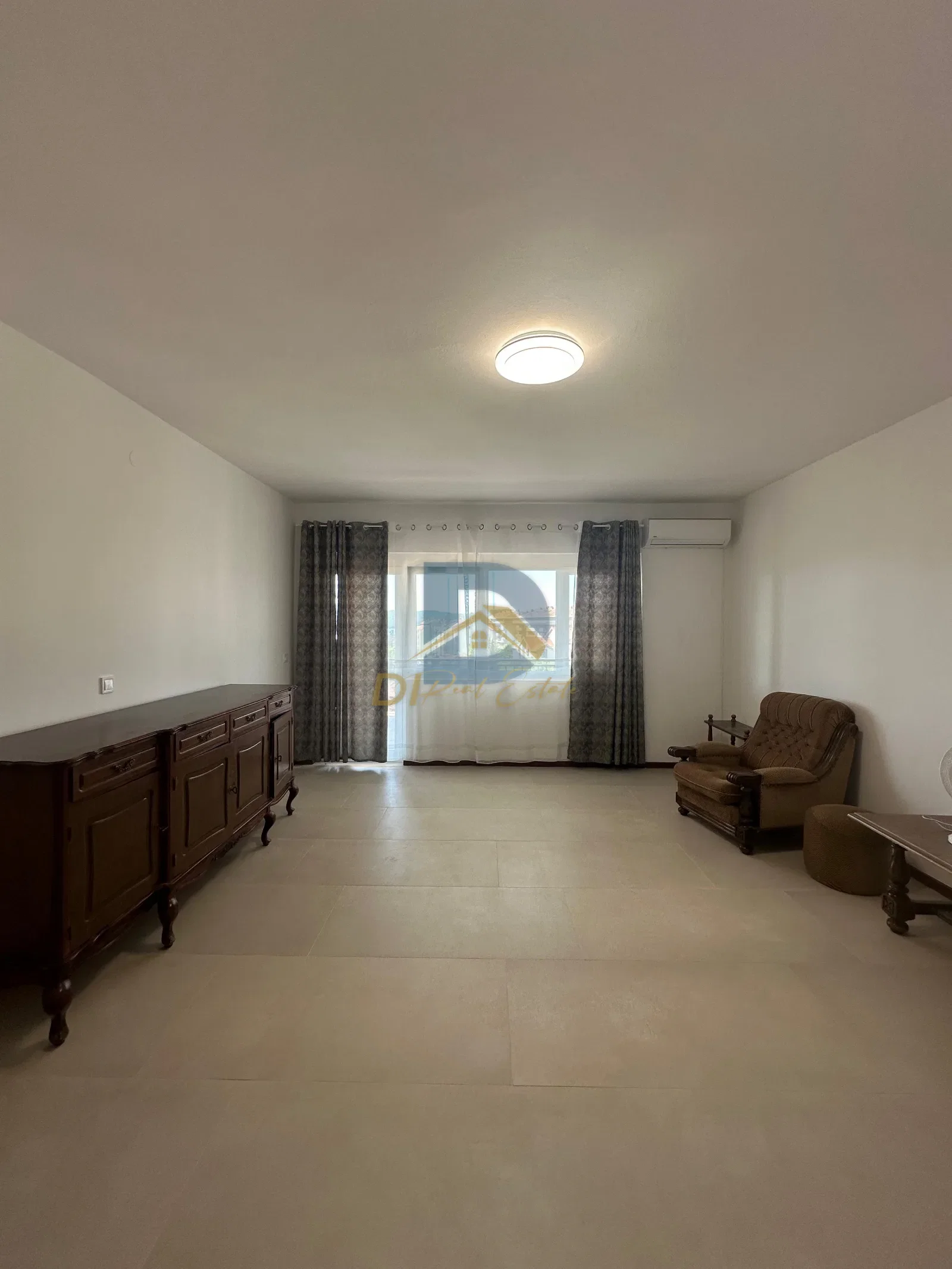 Продаж - Будинок Tivat, Centar