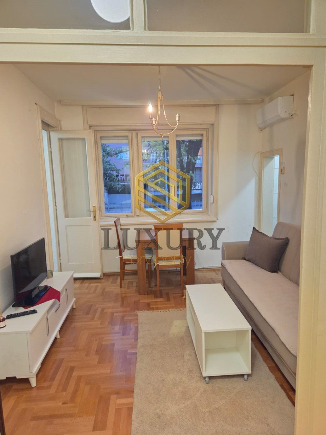 Izdavanje - Stan Podgorica, Centar