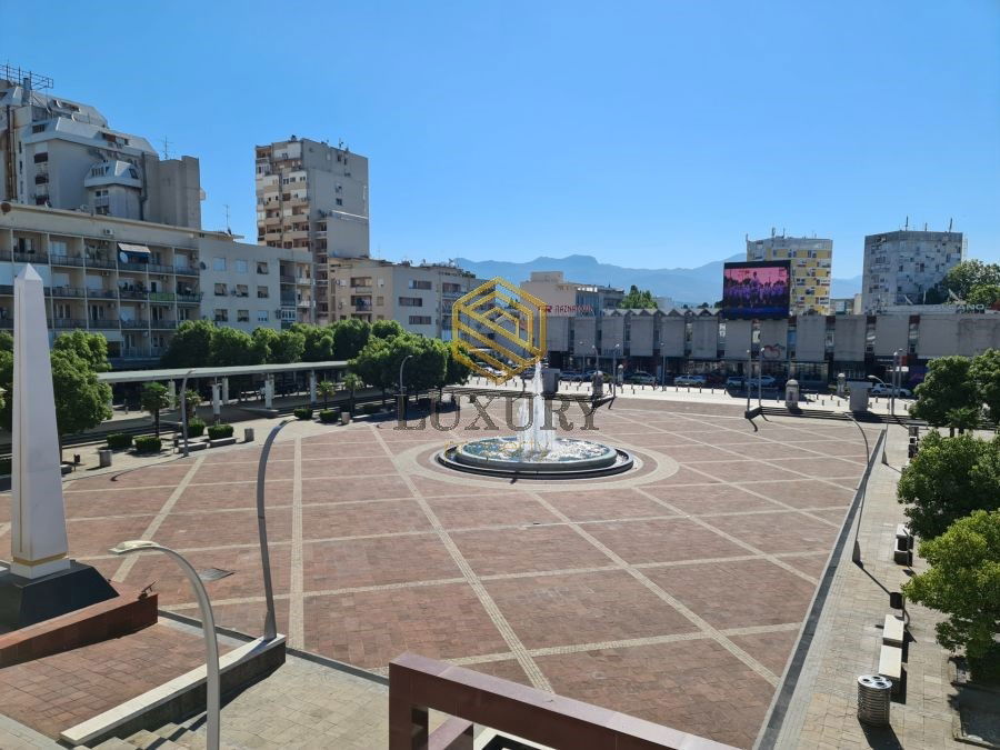 Продаж - Офісне приміщення Podgorica, Centar
