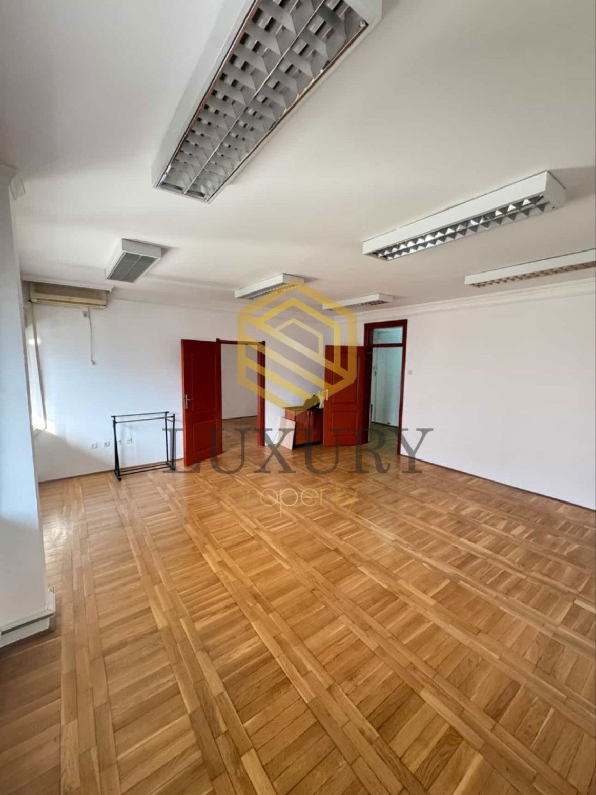 Rent - Office space Podgorica, Preko Morače