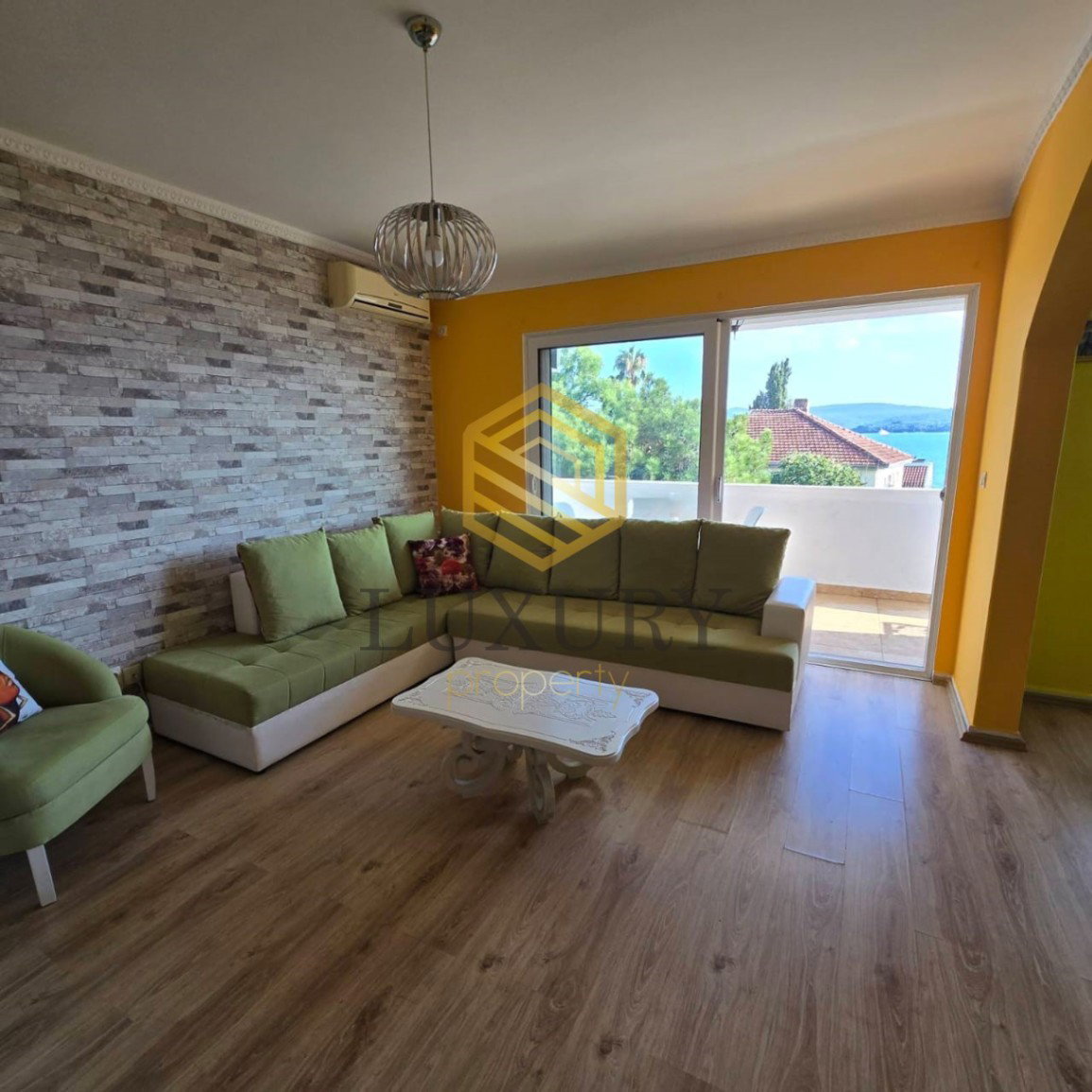 Оренда - Квартира Tivat, Centar
