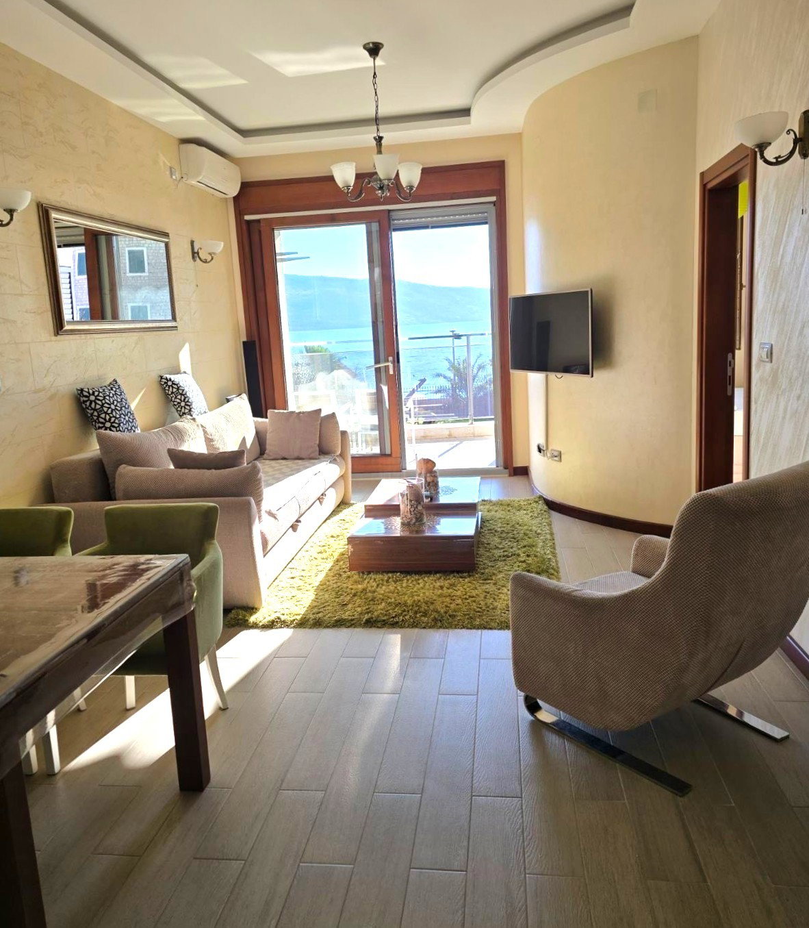 Sale - Apartment Herceg Novi, Meljine