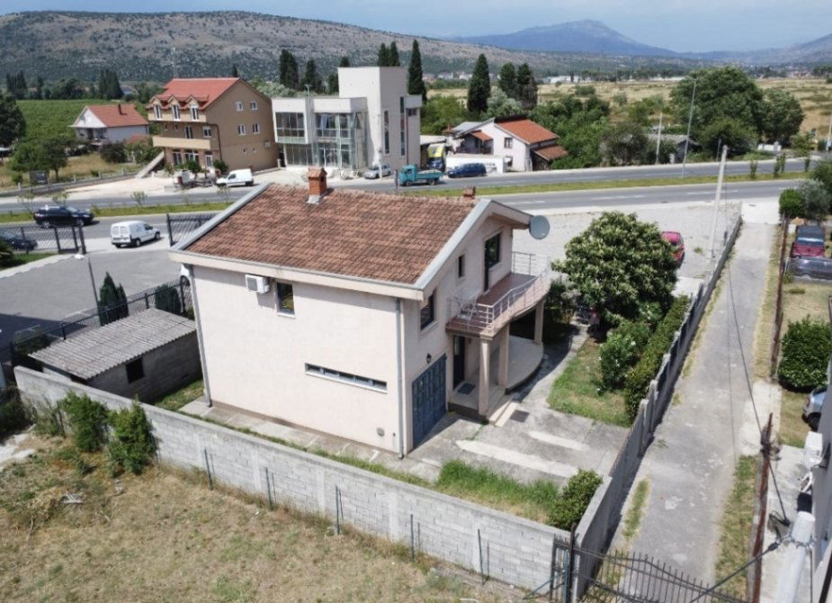 Оренда - Будинок Podgorica, Gornja Gorica