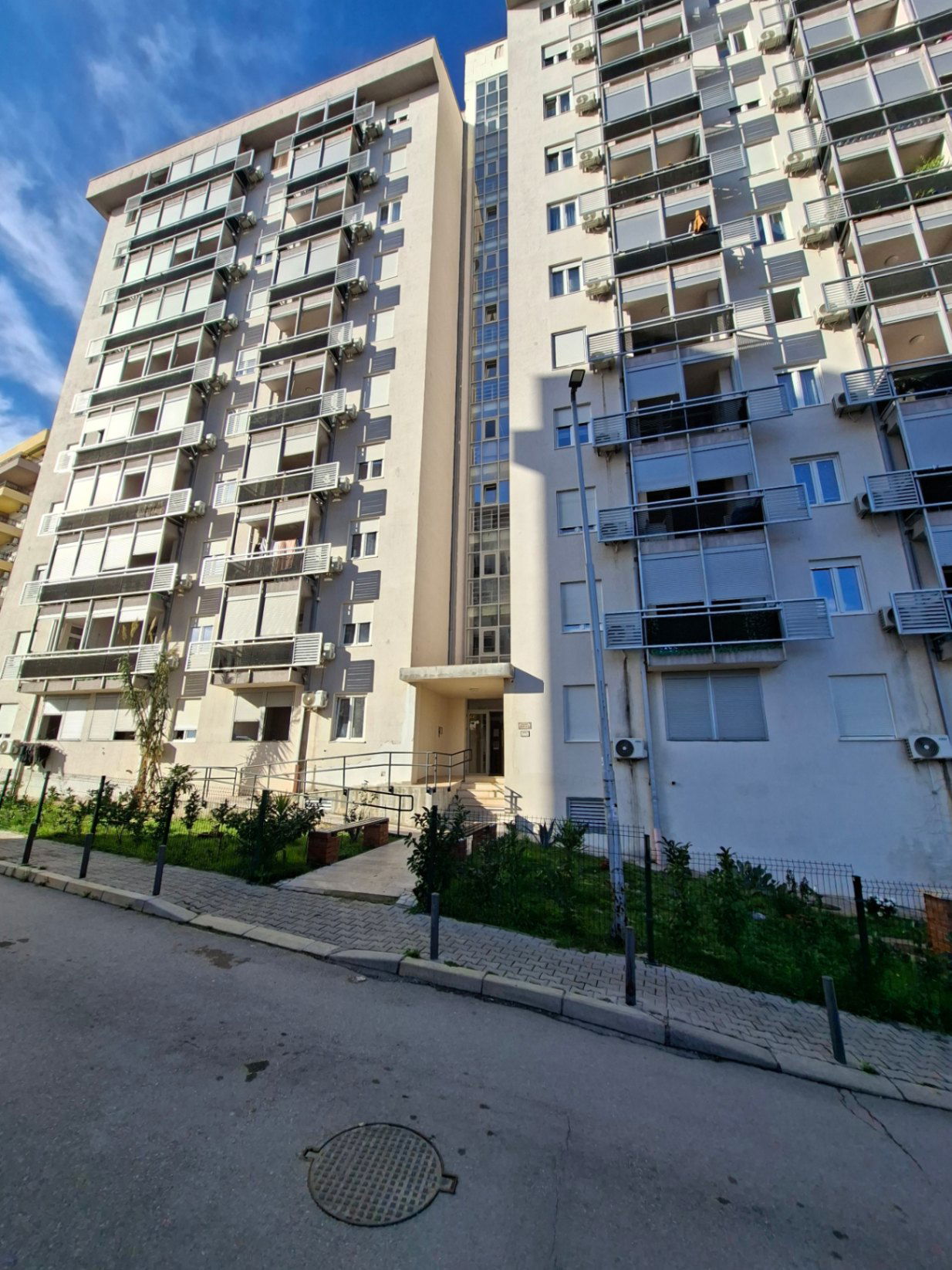 Izdavanje - Stan Budva, Dubovica