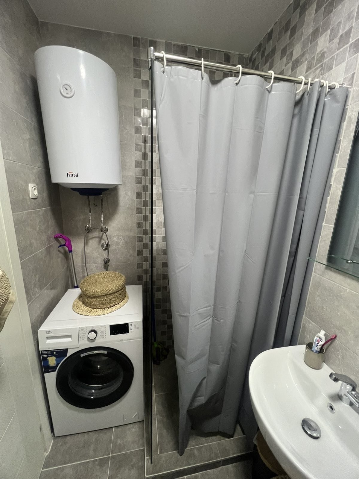b38aba58-f55e-44a6-b4d6-72aee9eb654a.jpg