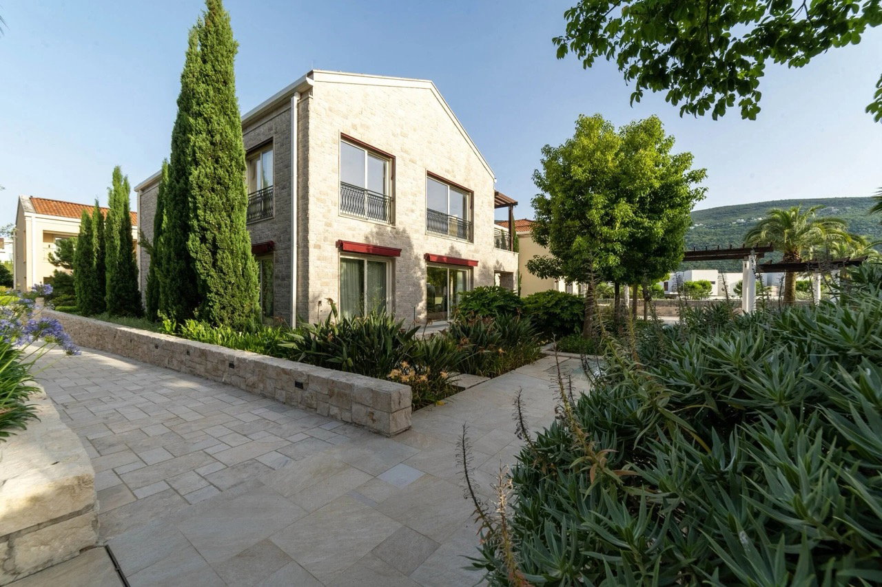 Продажа - Квартира Herceg Novi, Kumbor