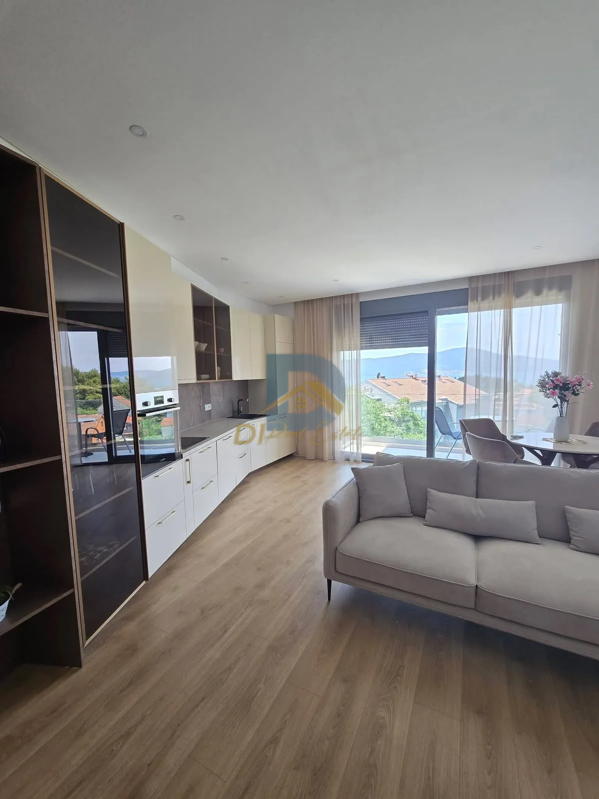 Sale - Apartment Tivat, Kava
