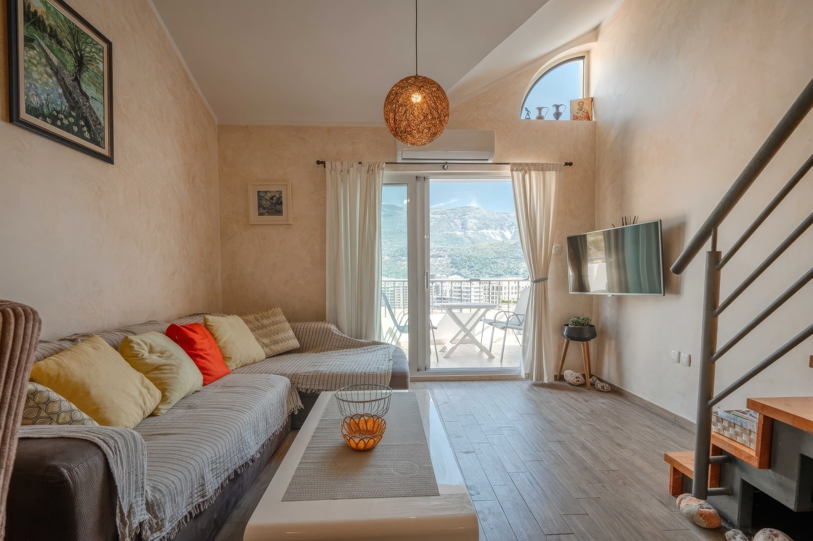 Продаж - Квартира Budva, Gospoština