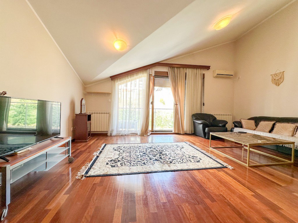 Продаж - Квартира Podgorica, Gorica C