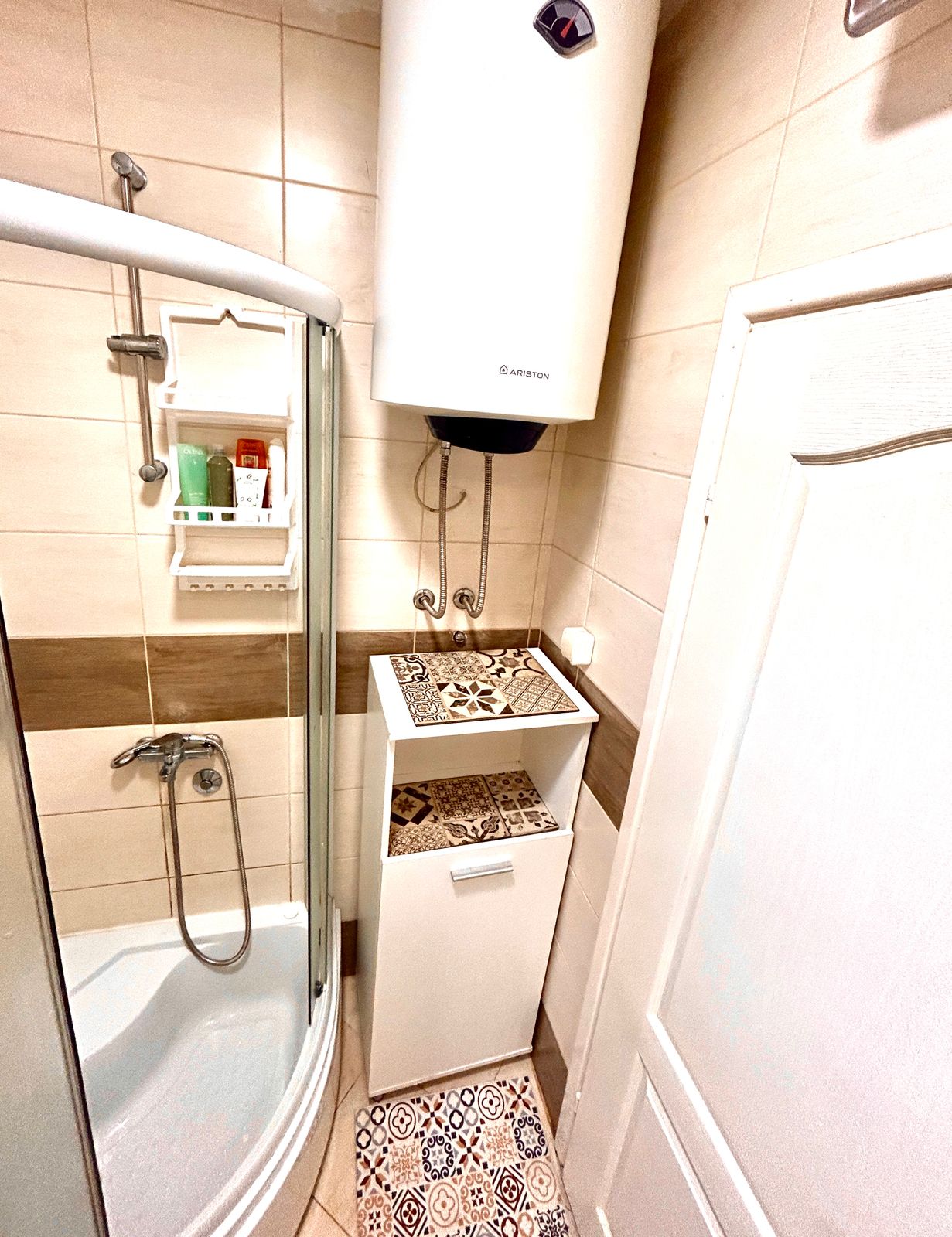 b60ddf57-1fac-4472-8e30-5f1a9b6da76d.jpg