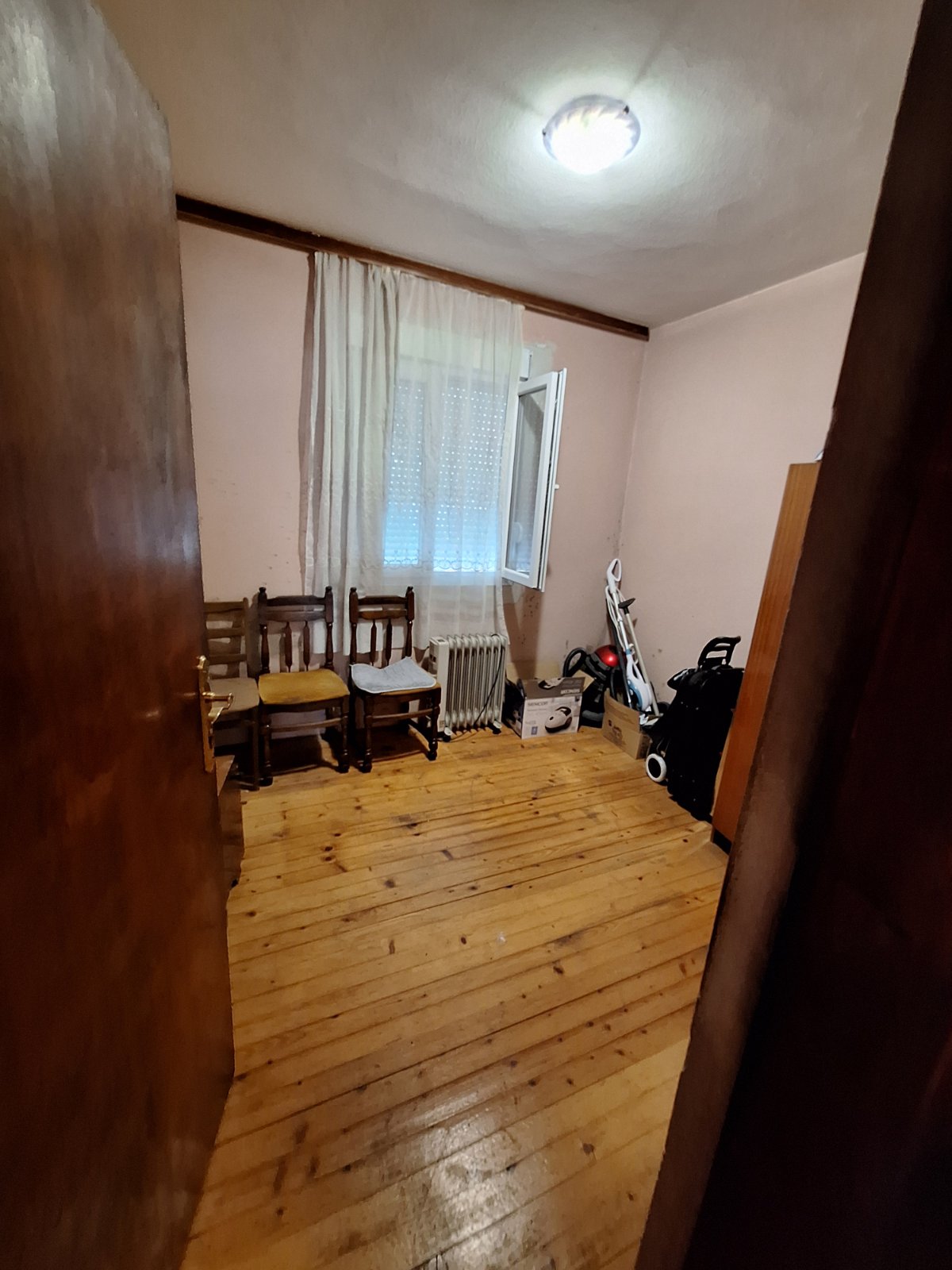 b7f71e13-8f66-4569-bf7d-4d47b680bb6a.jpg