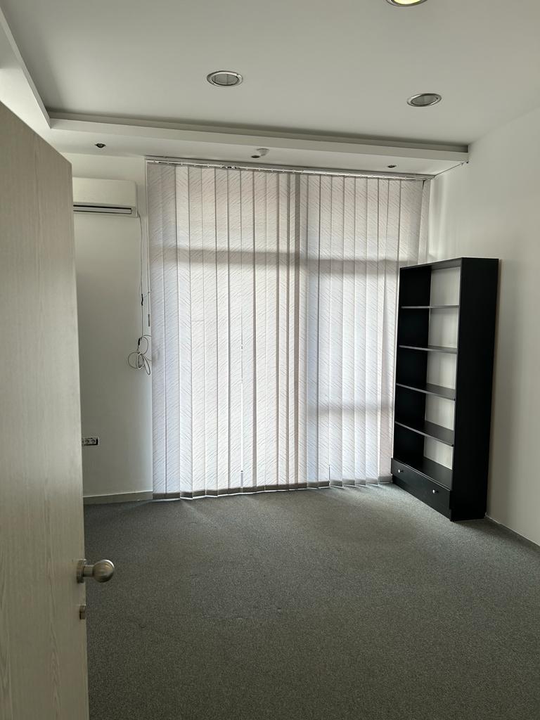Продаж - Офісне приміщення Podgorica, Pobrežje