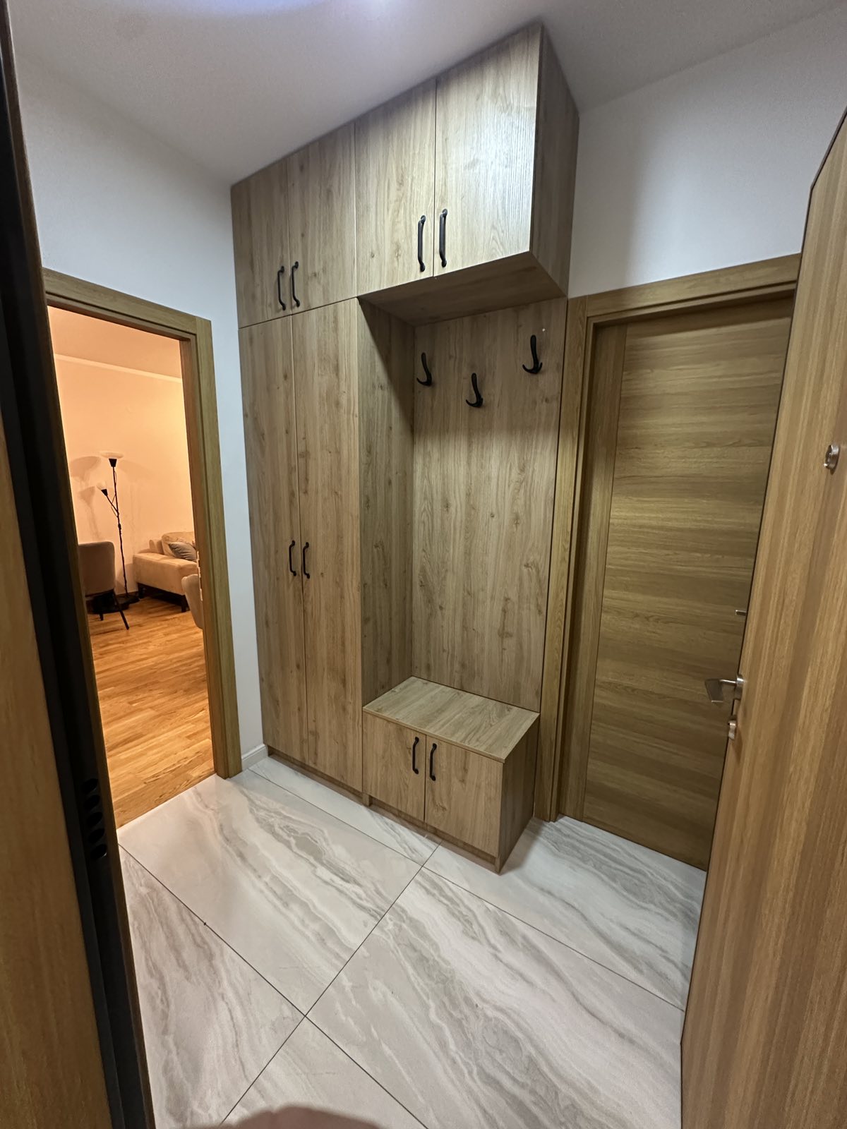 baf91909-e5dd-4040-b9a3-d05940a264ef.jpg