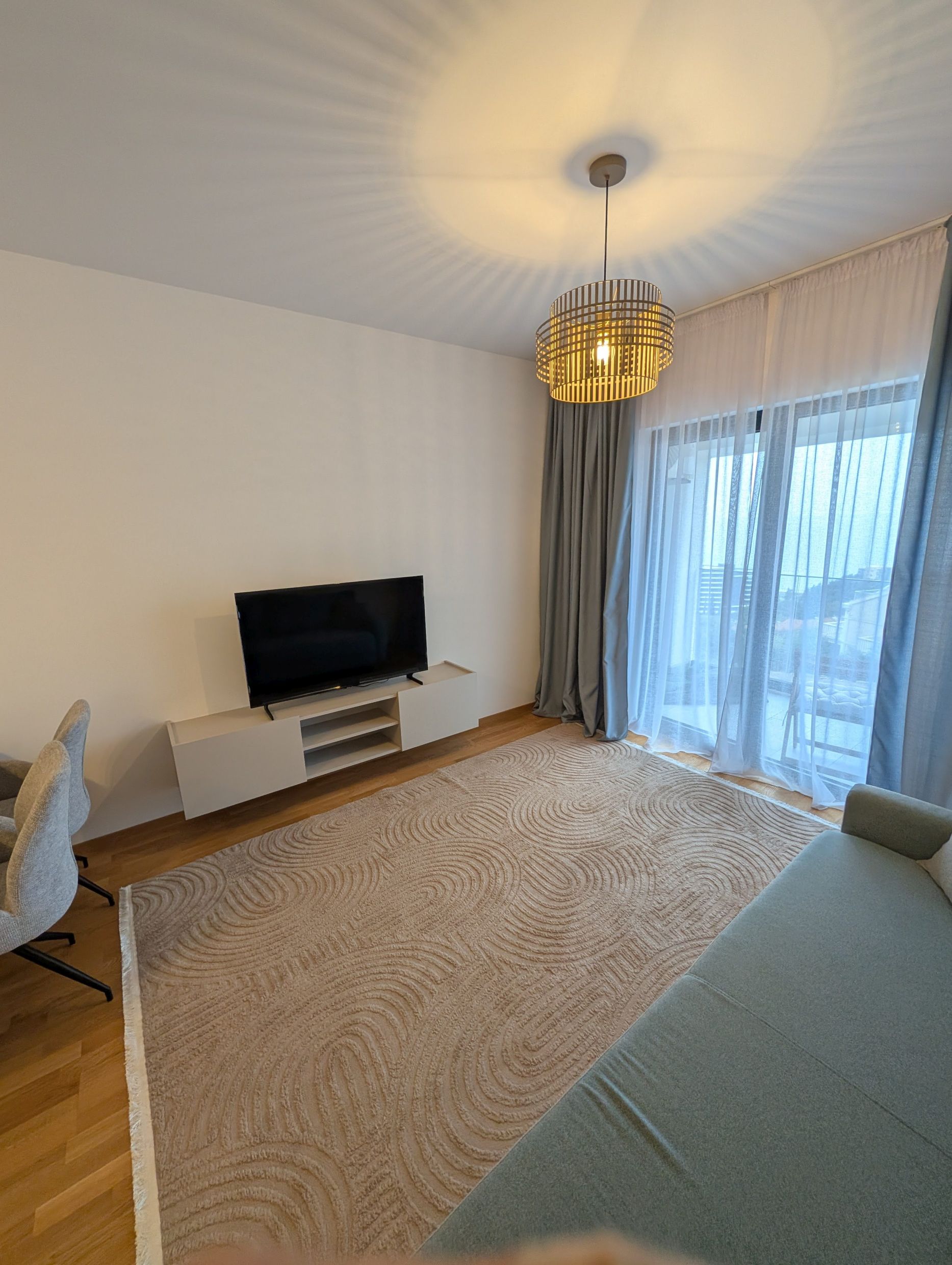 bc035ec1-897c-4f12-99e1-71b4bcdf69a1.jpg