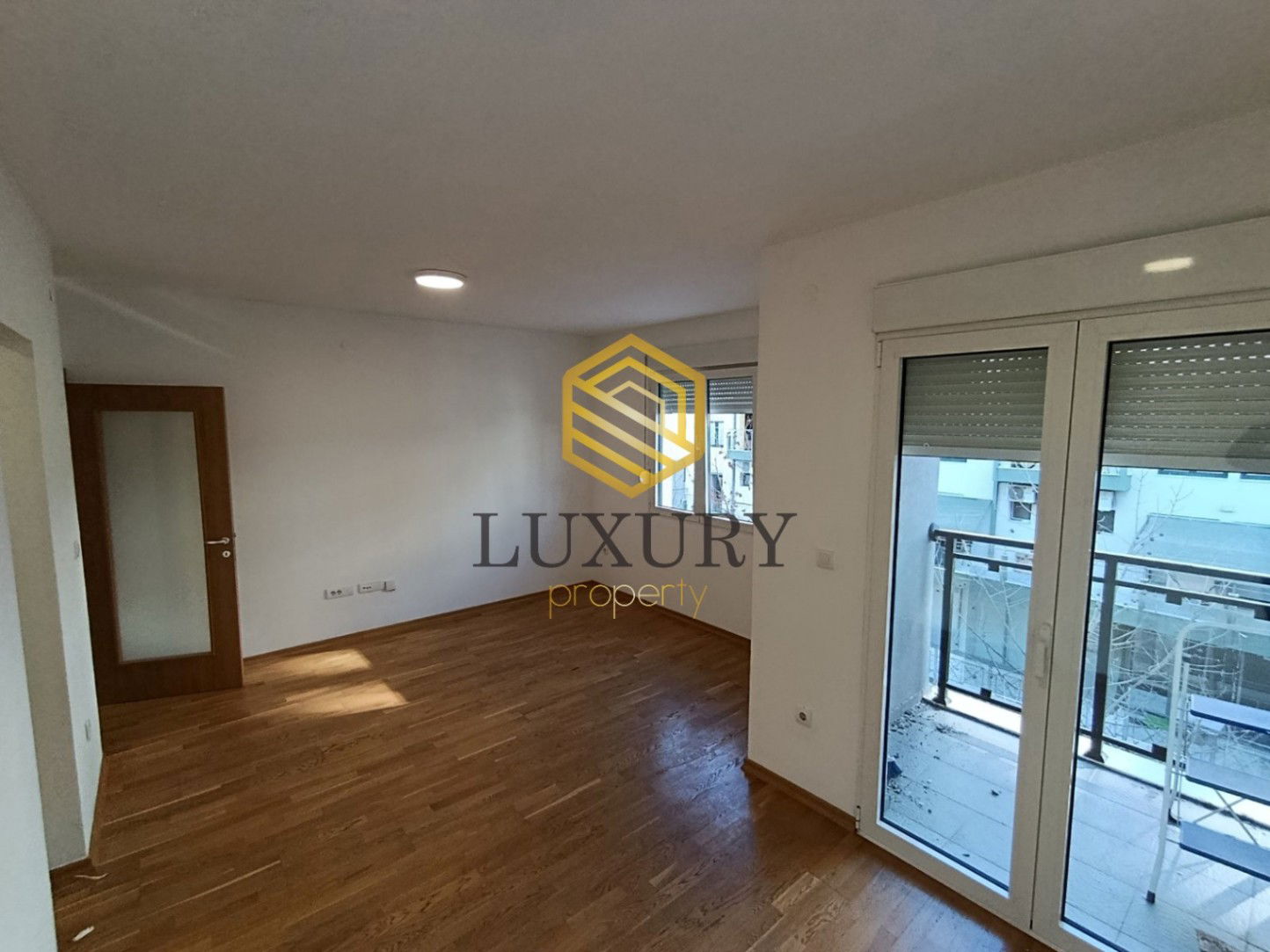 Продаж - Квартира Podgorica, Blok 9