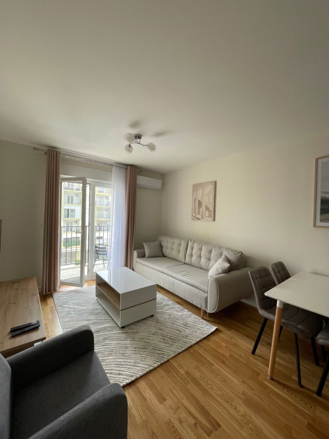 Izdavanje - Stan Podgorica, Pobrežje