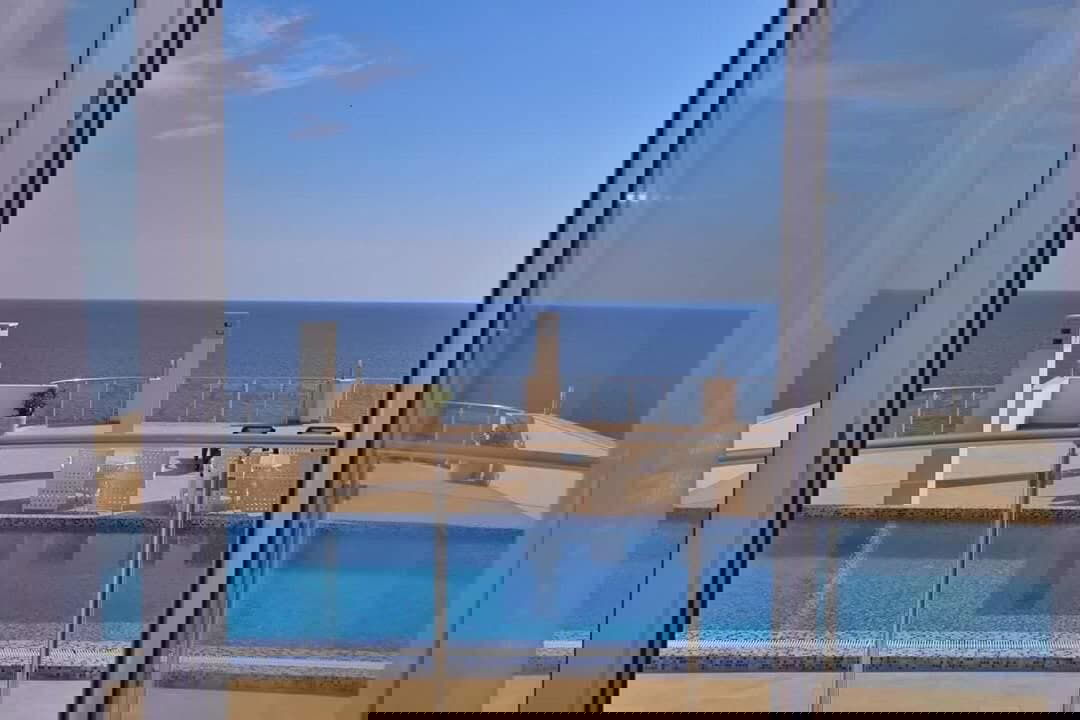 c074d606-fe66-4c2b-aa4c-cb3c25fa8d78.jpg