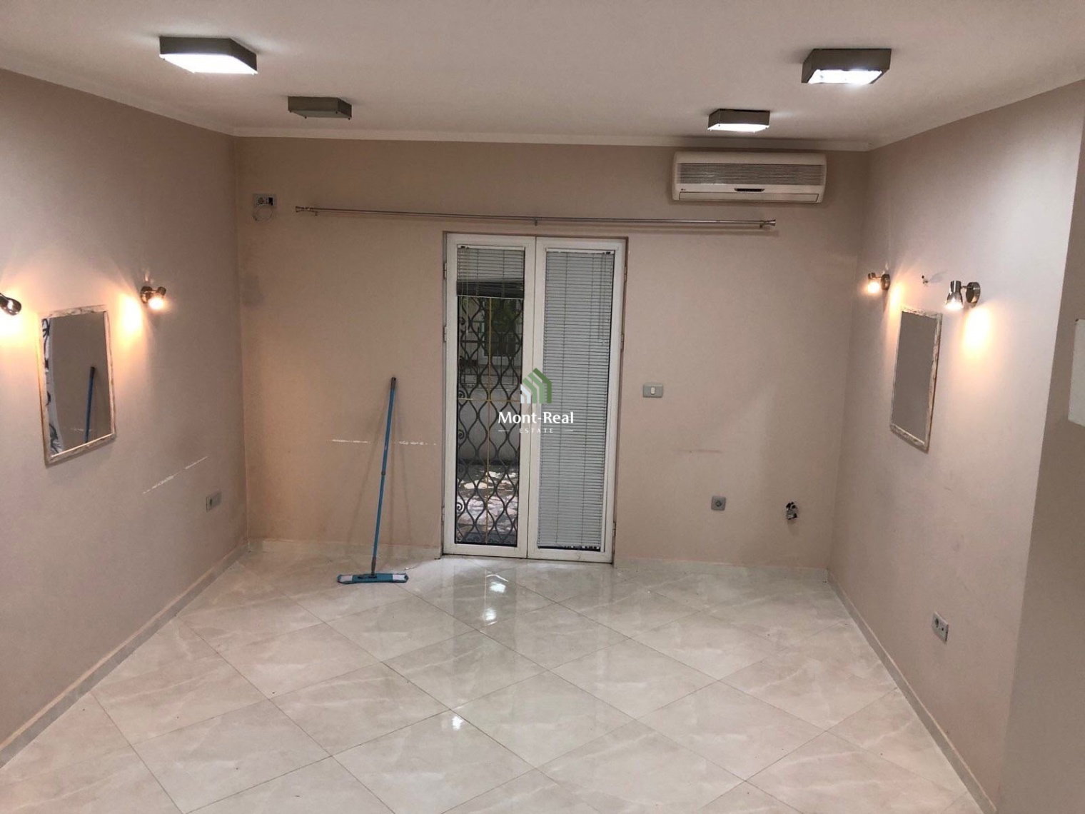 Kiralık - İş yeri Budva, Centar