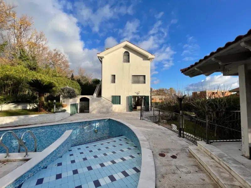 Prodaja - Kuća Herceg Novi, Topla