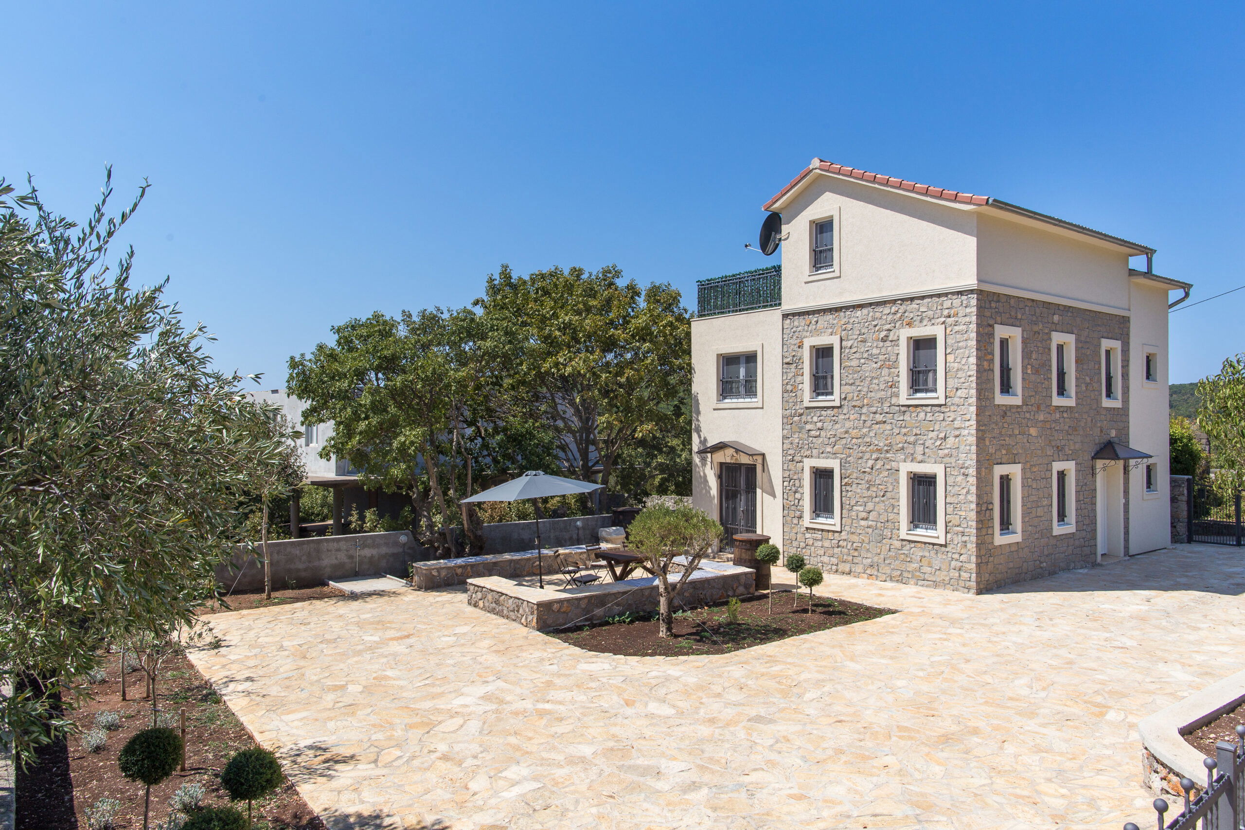 Продаж - Будинок Tivat, Luštica