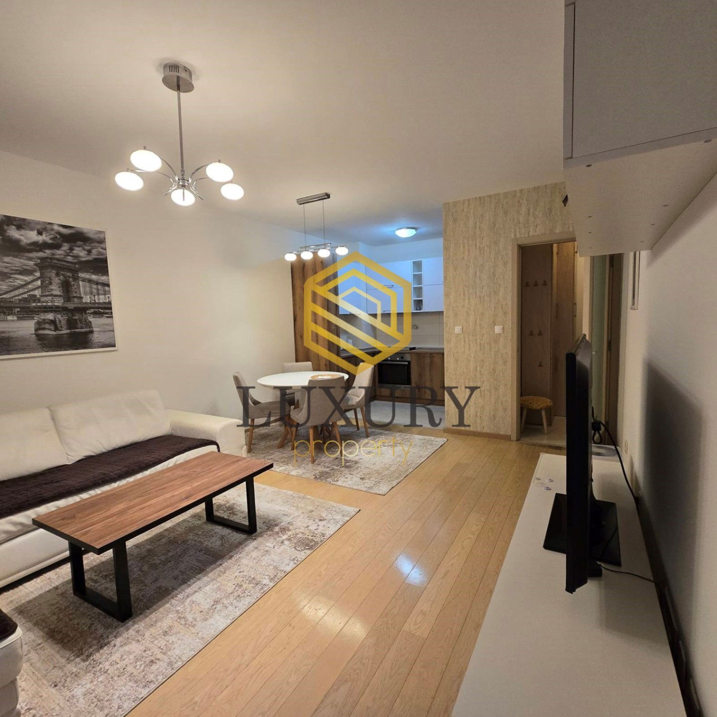 Izdavanje - Stan Podgorica, Baston