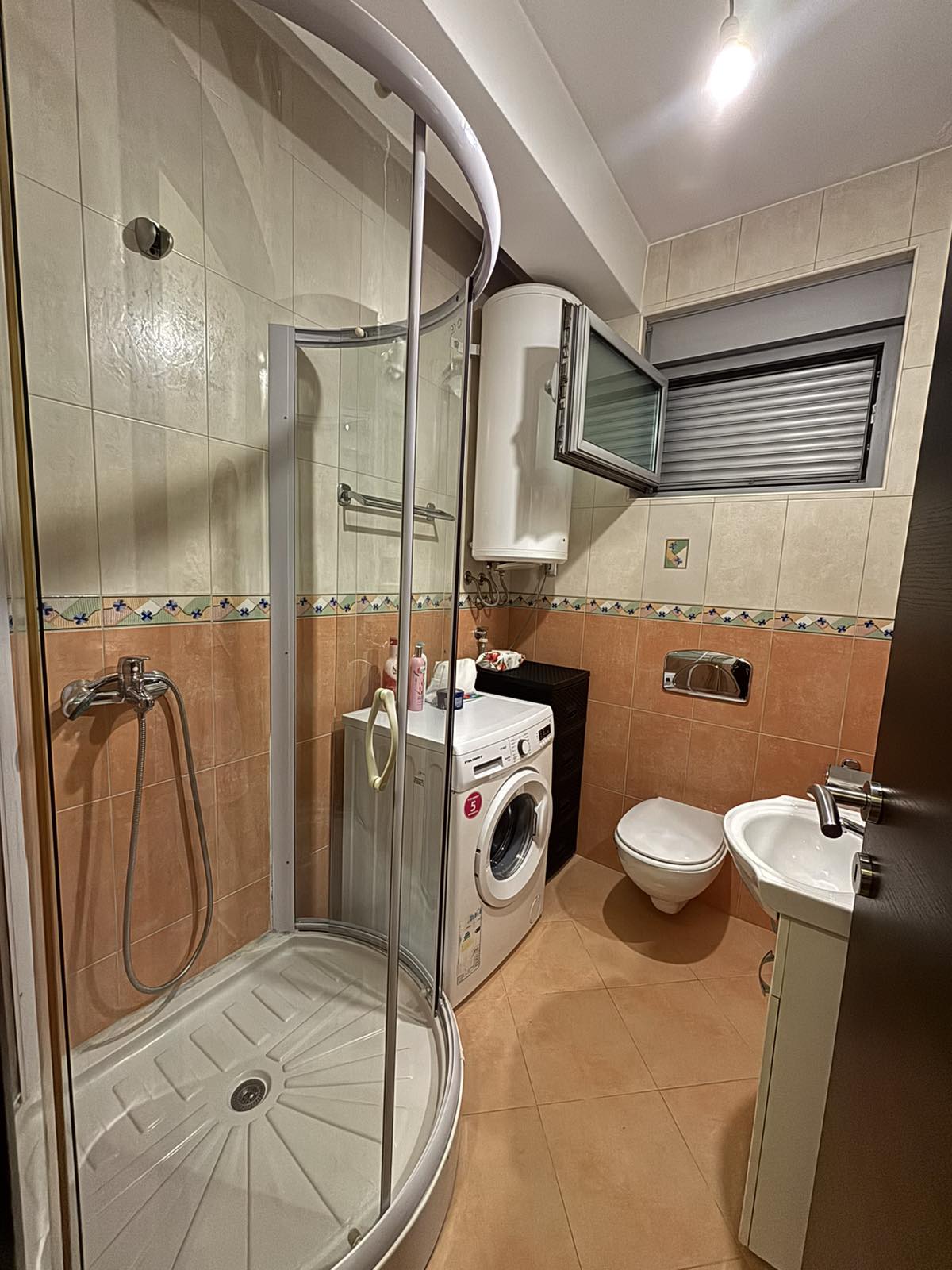 c5d55daf-0d17-43af-9785-8a96535fcb43.jpg