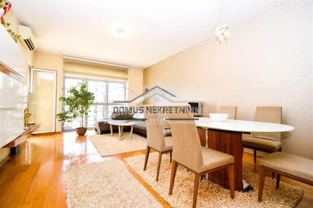 Izdavanje - Stan Podgorica, Blok 6