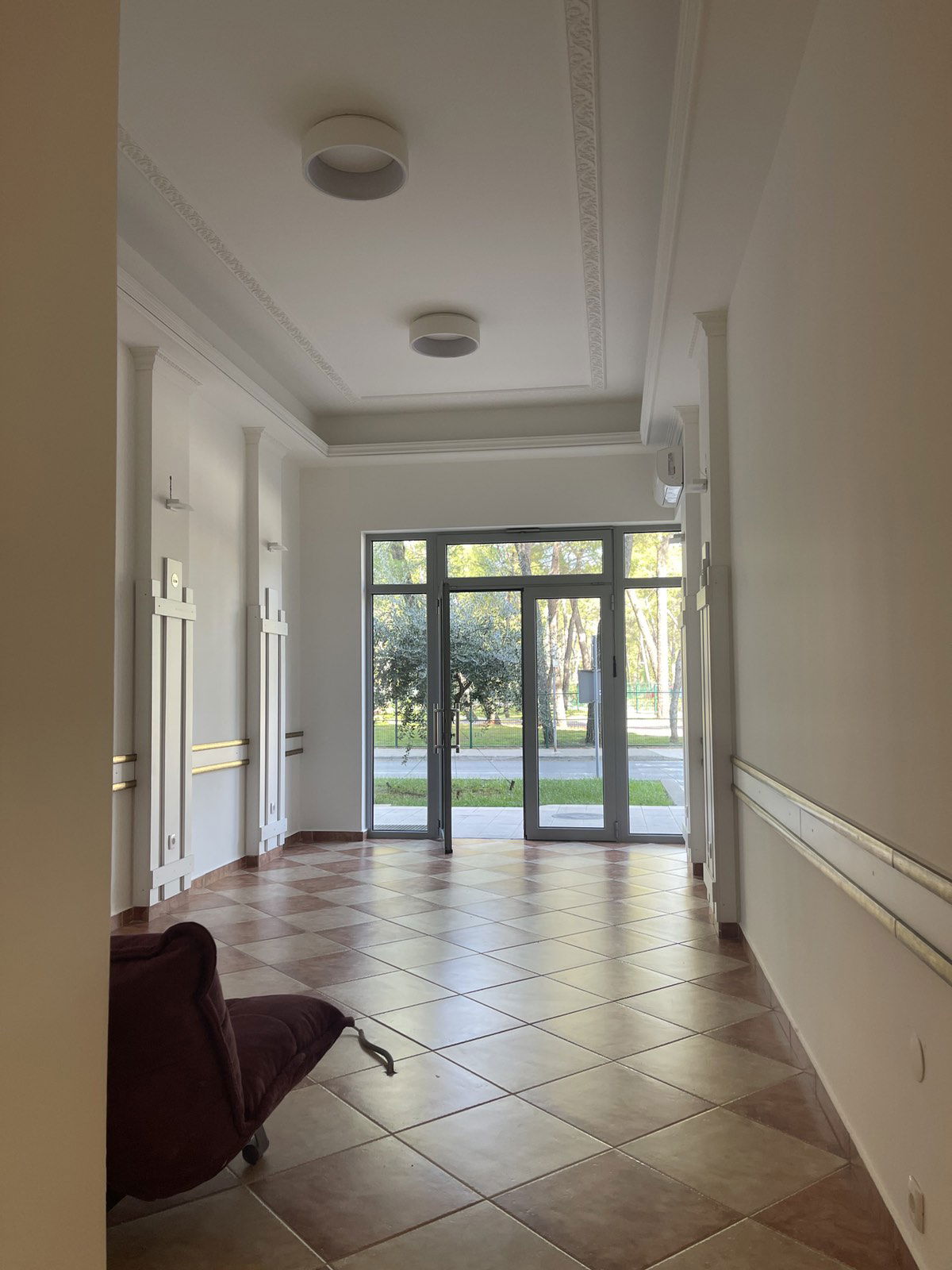 Продаж - Офісне приміщення Podgorica, Tološi