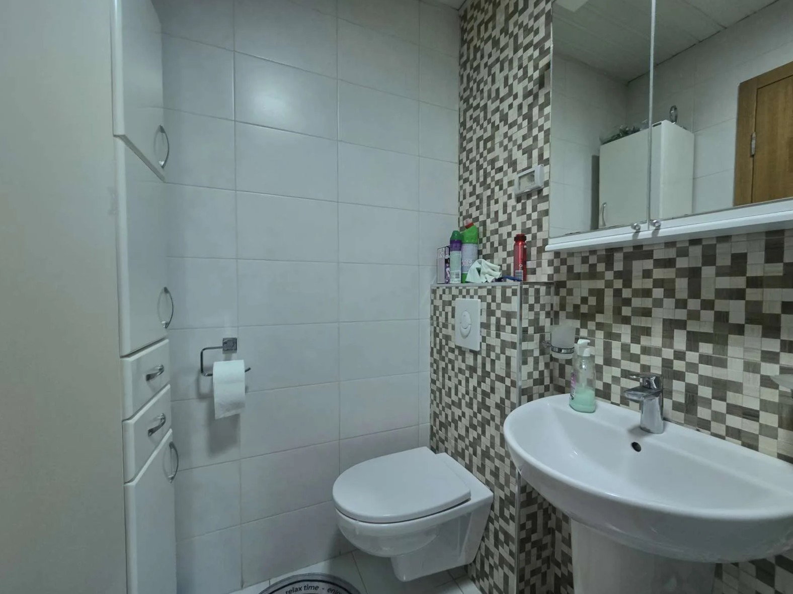 c9d5a22a-5270-4c09-ad3f-5a87ac495a33.jpg