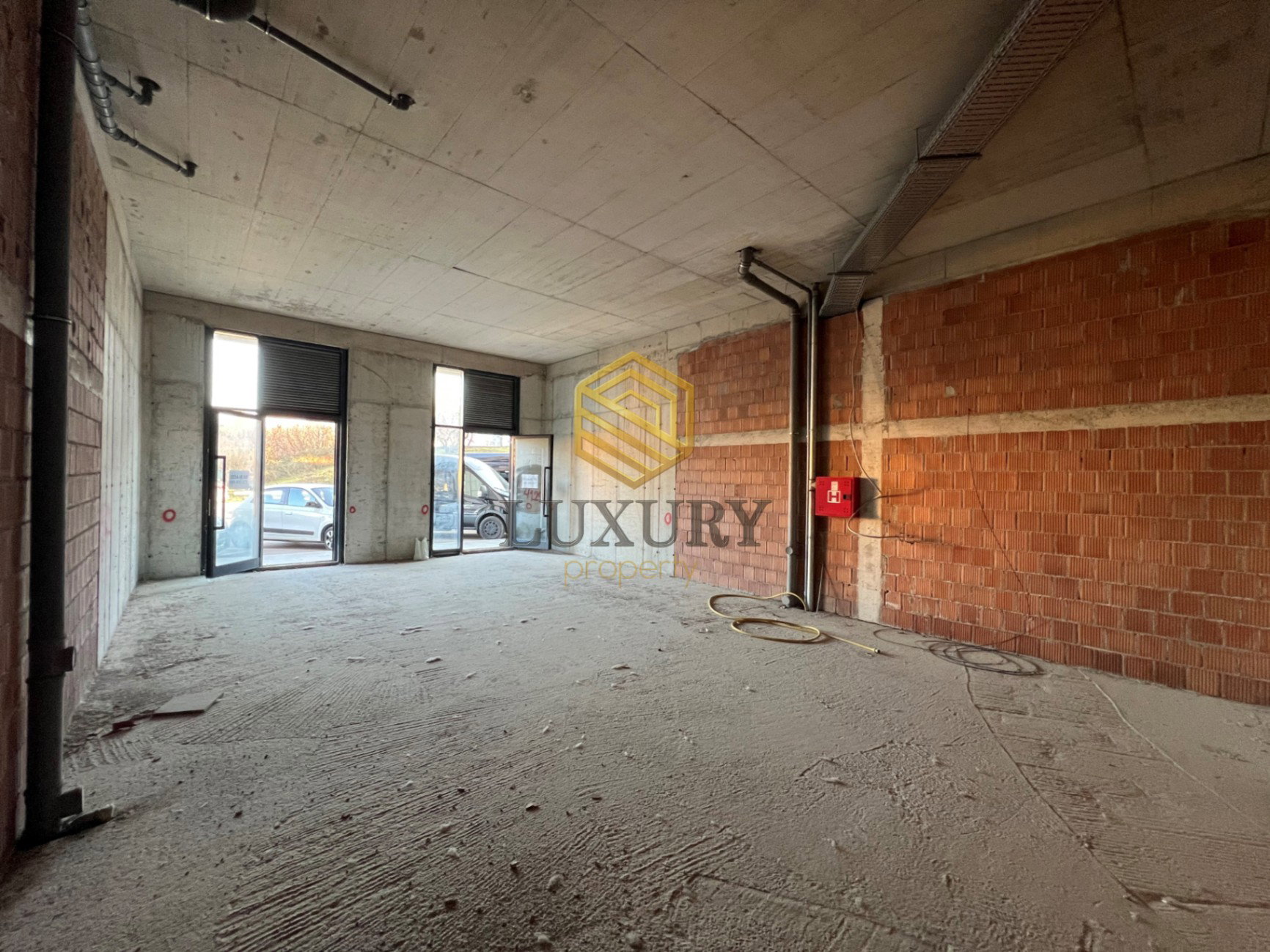 Izdavanje - Poslovni prostor Podgorica, Ljubović