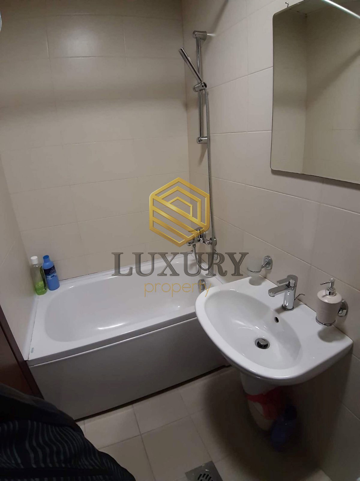 cbd19c05-4c62-432f-ac97-e0322a8d5f40.jpg