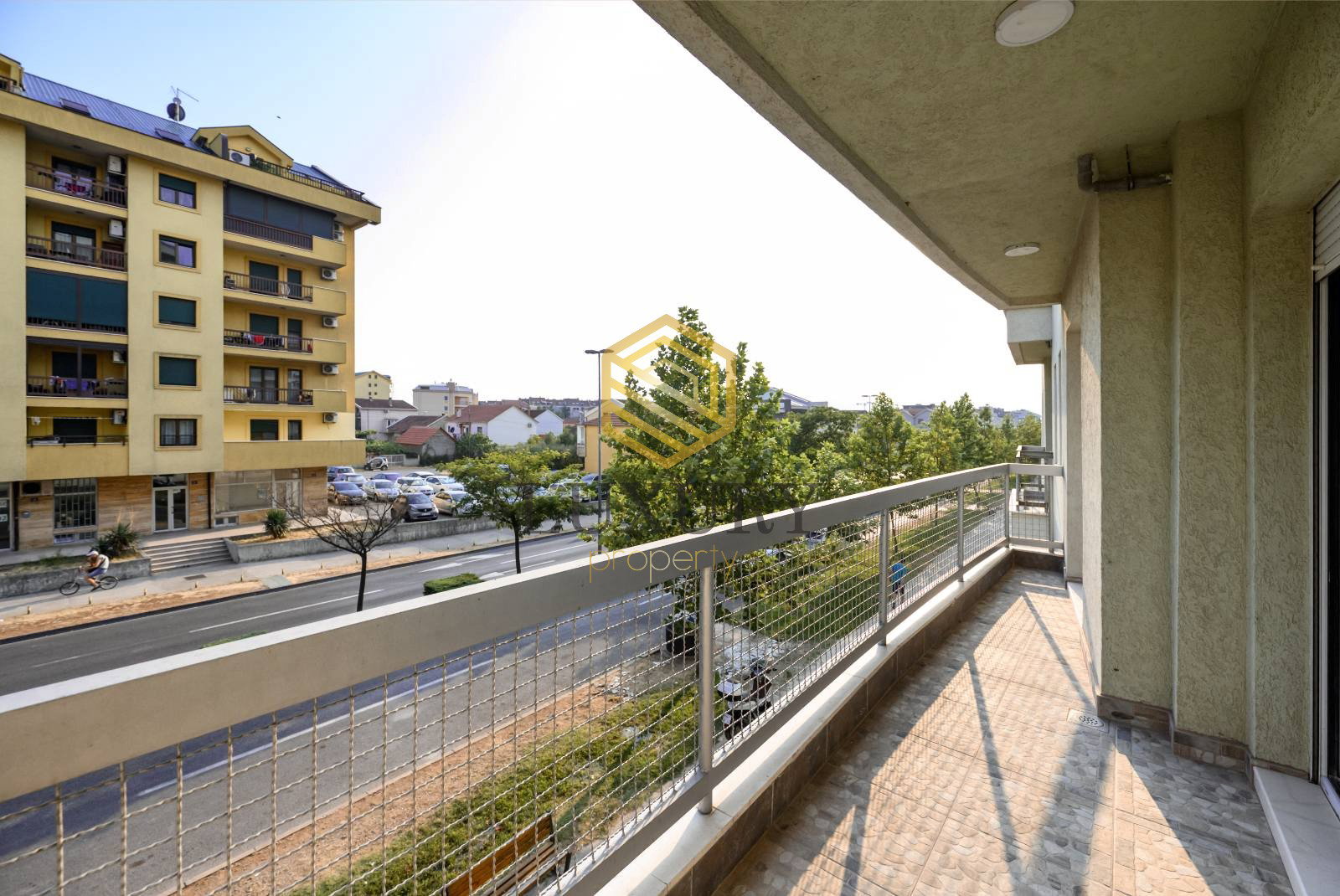 cbd96598-df98-4cad-8901-cd3a90d2f547.jpg