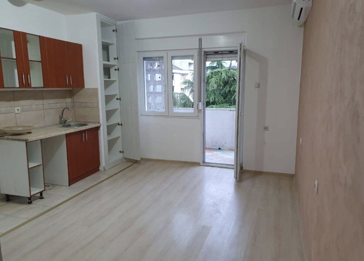 Sale - Apartment Podgorica, Preko Morače