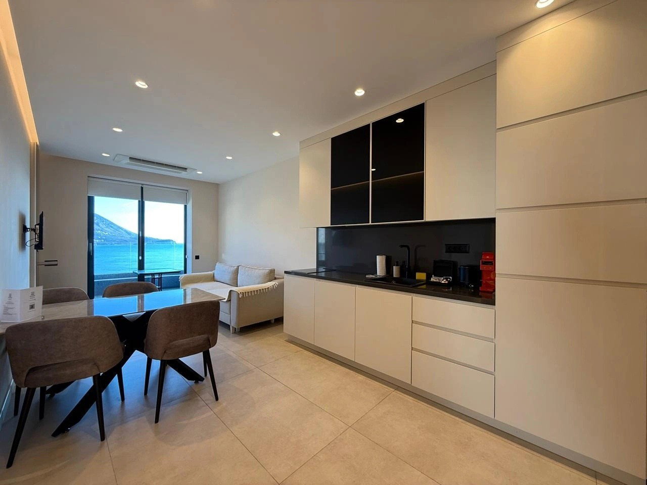 Sale - Apartment Budva, Bečići