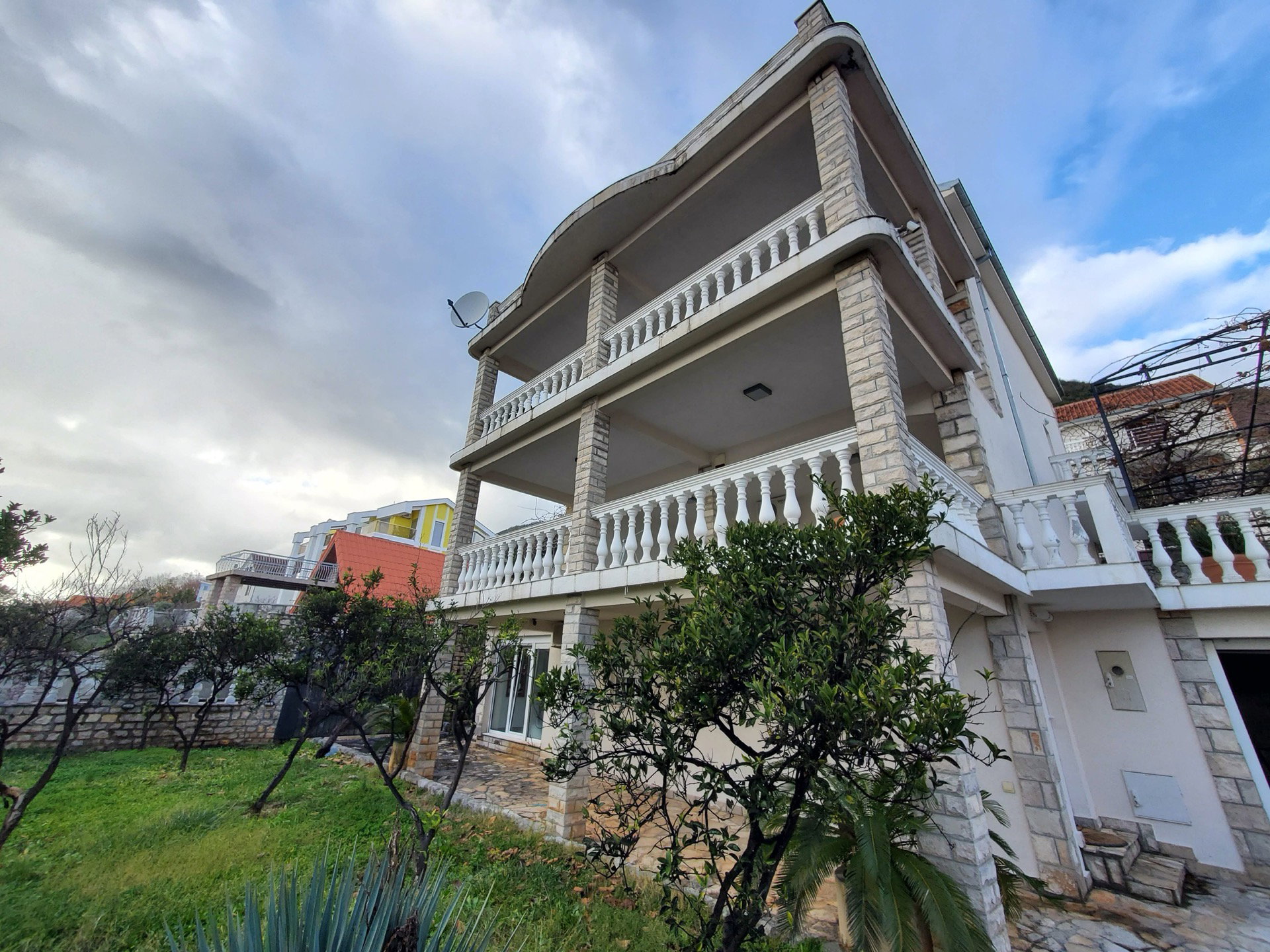 Продажа - Офисное помещение Herceg Novi, Bijela