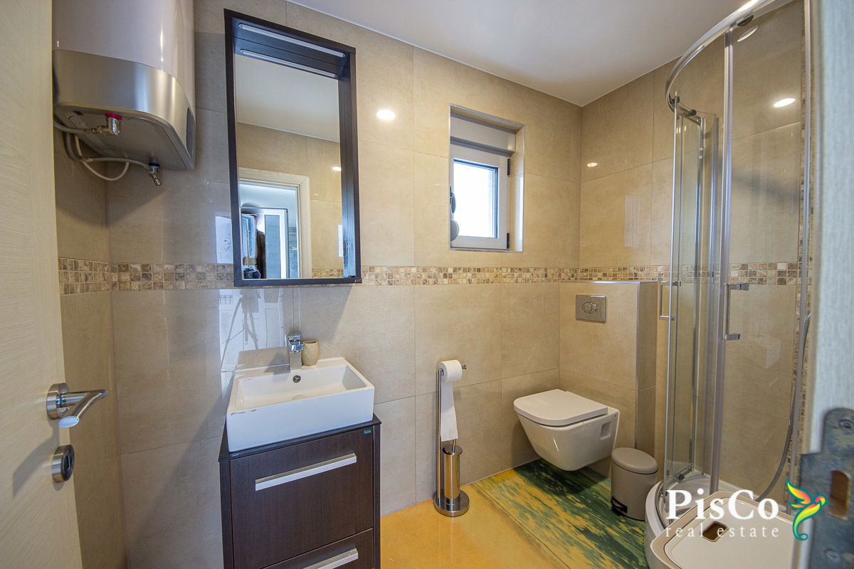 ce6eb15b-9e12-4927-87ef-06ddc3cb73d1.jpg