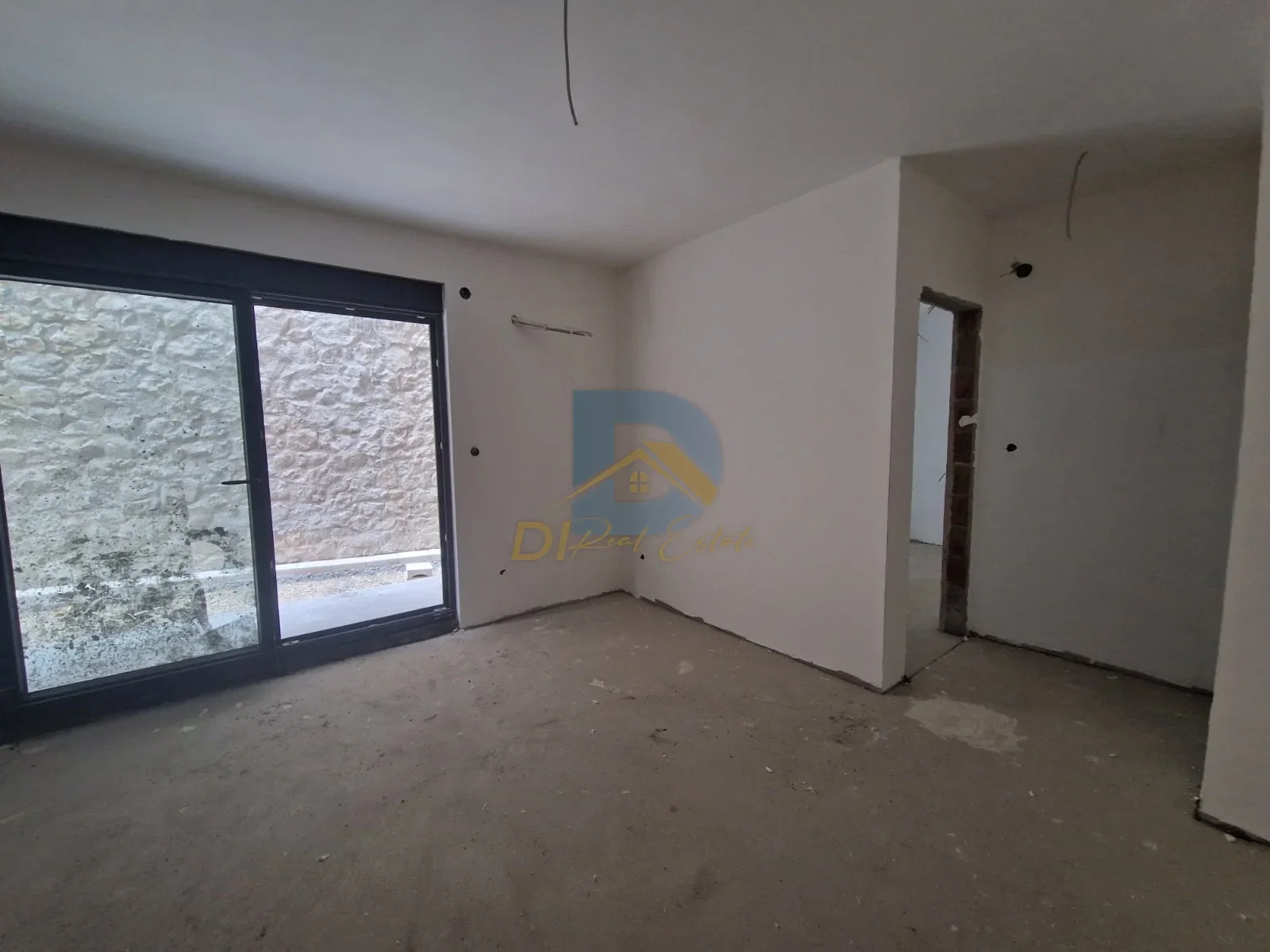 Продаж - Квартира Podgorica, Gorica C