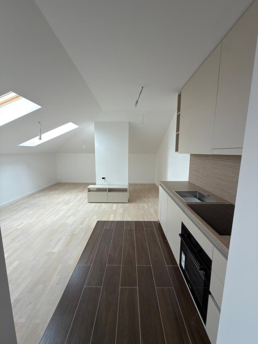 Продажа - Квартира Podgorica, Tološi