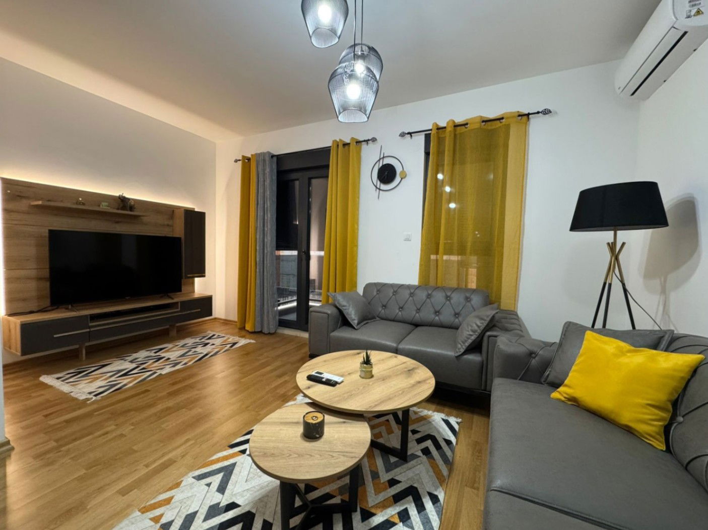 Izdavanje - Stan Podgorica, Momišići