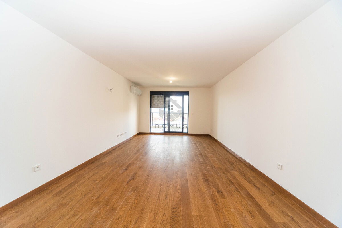 Sale - Apartment Podgorica, Tološka šuma