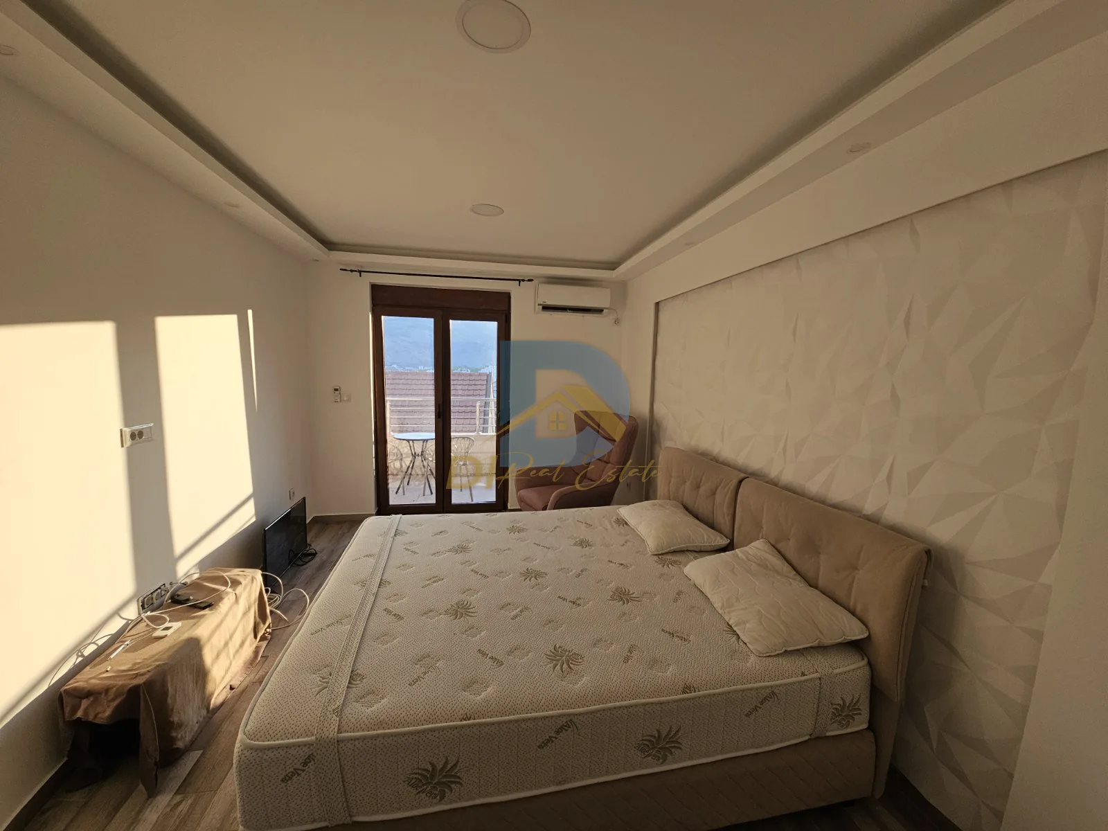 Продажа - Квартира Herceg Novi, Topla