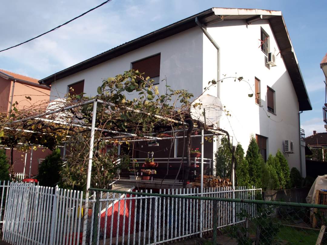 Продаж - Будинок Podgorica, Stari Aerodrom